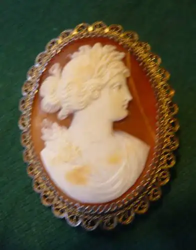 Filigran gearbeitete Gemmen-Brosche in 800er Silber vergoldet   - älter (972) Preis reduziert