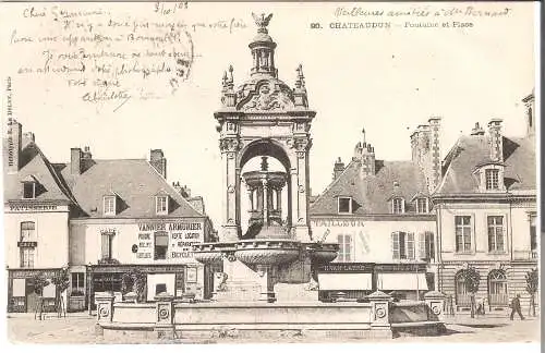 CHATEAUDUN - Fontaine et Place von 1903 (AK5605)