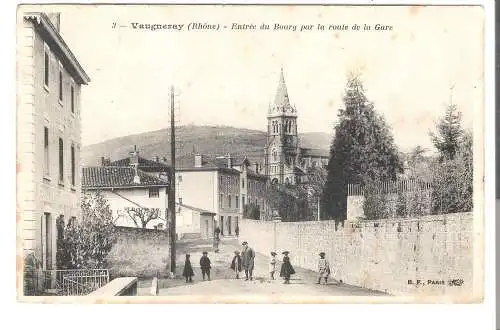 Vaugneray - Entrée du Bourg par la route de la Gare von 1906 (AK5645)