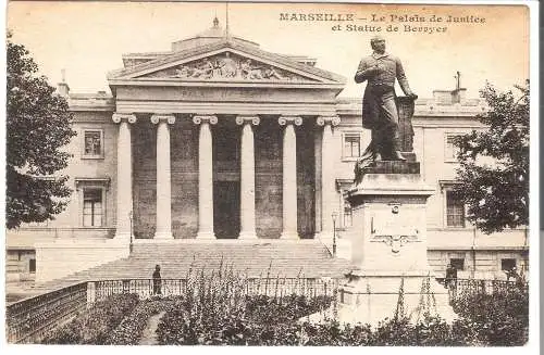Marseille - Le Palais de Justice et Statue de Berryes von 1945 (AK5665)