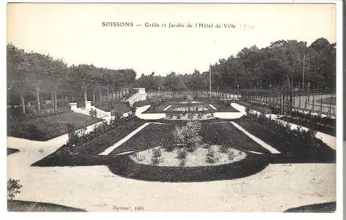 Soissons - Grille et Jardin de l'Hôtel de Ville von 1900  (AK5684)