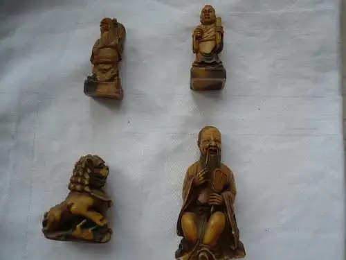 4 geschnitzte Figuren -  Mönche  und Löwe - älter (993) Preis reduziert