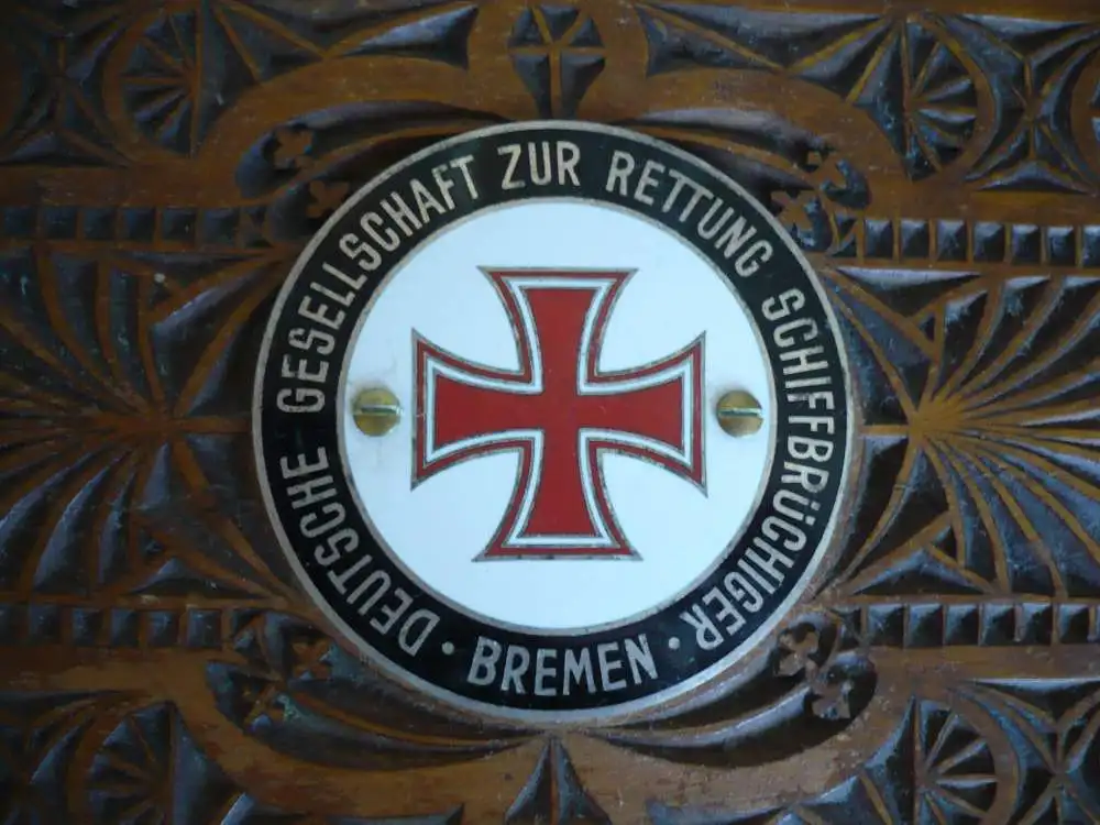 Kleine Holztruhe - Deutsche Gesellschaft zur Rettung Schiffsbrüchiger - Bremen - älter  (1014) Preis reduziert 1