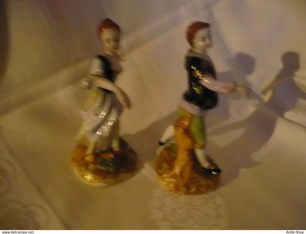 Galantes Paar - zwei Porzellan Figuren - gekreuzte Schwerter (1024) Preis reduziert 5