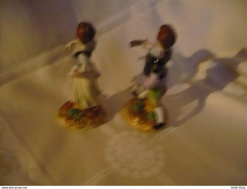 Galantes Paar - zwei Porzellan Figuren - gekreuzte Schwerter (1024) Preis reduziert 8