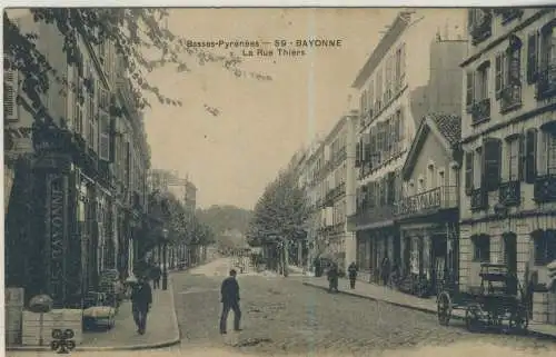 Basses-Pyrénées - BAYONNE - La Rue Thiers  - von 1931  (AK59134)