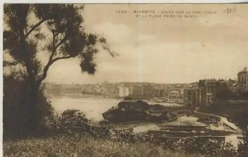 BIARRITZ - Étude sur la Port Vieux et la Plage Prise du Basta - von 1925 (AK59144)