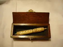 Nadelbehälter aus Bein in Holzschatulle - um 1900 (1035) Preis reduziert 1