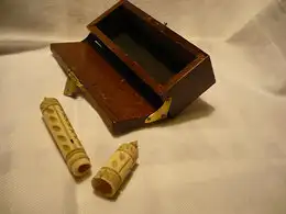 Nadelbehälter aus Bein in Holzschatulle - um 1900 (1035) Preis reduziert 6