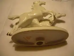 Porzellan - Pferde-Gruppe - Weißporzellan mit Goldbemalung (1037) Preis reduziert 5