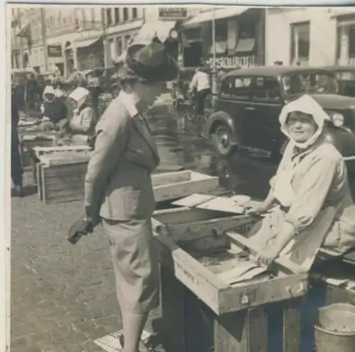 Chile Bilder-Serie Autokennzeichen und Markttreiben Bildgröße  5,4cm x 5,4cm von 1940 (59368-72)