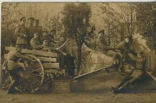 Gruppenfoto - Die Flucht aus Munster   - von 1907 (AK59606)