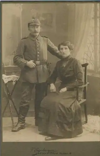 Bremervörde - Paar - Er in Uniform - Sie in Trachtenkleid - von 1902 (F59612)