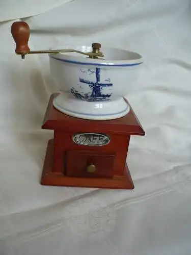 "Deko Kaffeemühle" - Holz mit Porzellan - blaues Mühlen-Motiv (1103) Preis reduziert