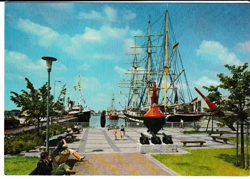 Bremerhaven - Am Alten Hafen mit den Museumsschiffen "Seefalke", "Elbe3" u. d. Bark "Seute Deern" - von 1966 (AK6720)
