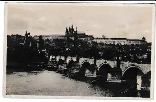 Prag - Hradschin und Karlsbrücke - von 1942 (AK6767)
