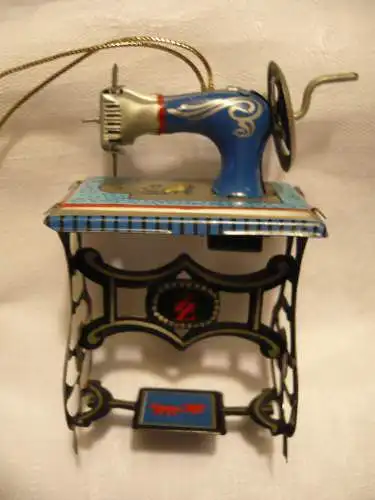 Blechspielzeug - Nähmaschine - Georg Zimmermann - Zirndorf - älter (1206)