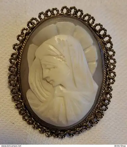 Gemmen-Brosche/Anhänger - "Heilige Maria" - in goldfarbener filigraner Fassung - älter (1233)