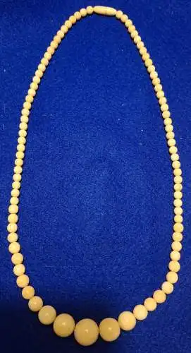 Elegante Jugendstil E-Bein-Kette - Kugeln im Verlauf mit Drehverschluss - ca. von 1920 (1245)