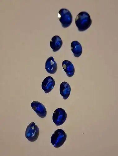 Konvolut oval facc. königsblauer Spinell (1257)