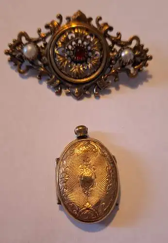 Konvolut Antikschmuck - Brosche und goldfarbenes Metallion - Biedermeier von ca. 1815-1848 (1268)