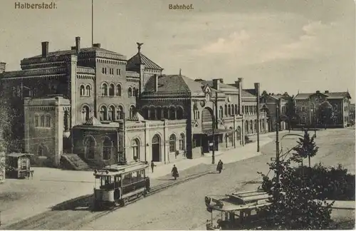 AK Halberstadt, Bahnhof, 1913 gelaufen mit Marke