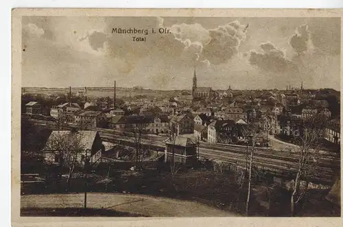AK Münchberg, Ansicht, Bahnhof, Kirche, 1921 gelaufen mit seltenen Marken