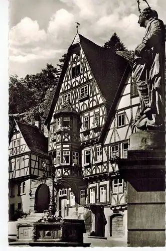 AK Miltenberg, Marktplatz, Brunnen, Fachwerkhäuser, 1958 gelaufen mit Marke