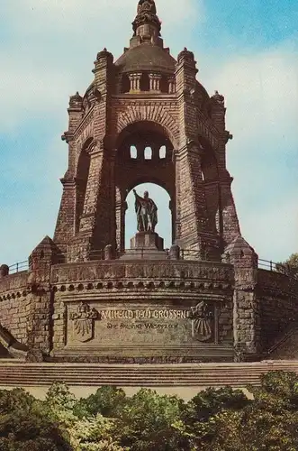 [Echtfotokarte farbig] AK Porta Westfalica, Kaiser-Wilhelm-Denkmal, Erbaut 1892-1896, Gesamthöhe 88 m, Höhe des Standbilds 7 m, 1967 beschriftet ohne Marke. 