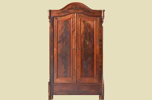 Antiker Louis Philippe Mahagoni Kleiderschrank mit Schublade von 1860