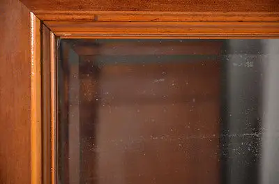 Antiker Nußbaum Jugendstil Kleiderschrank mit Spiegel von 1910 11