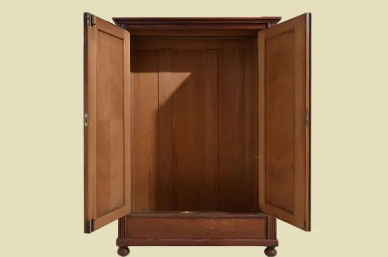 Antiker Jugendstil Nußbaum Kleiderschrank Schrank von 1910 4