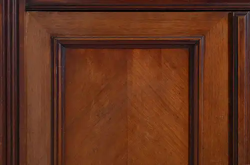 Antiker Jugendstil Nußbaum Kleiderschrank Schrank von 1910