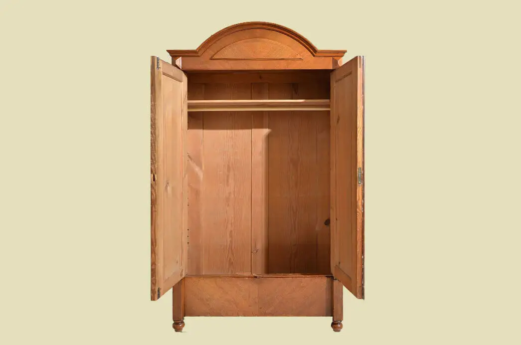 Antiker Jugendstil Nußbaum Kleiderschrank Schrank von 1920 4