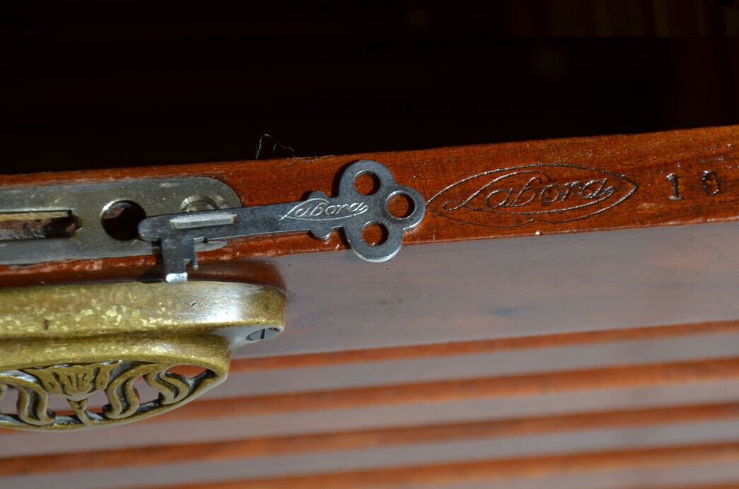 Rolladenschrank Antik Jugendstil Nußbaum Notenschrank mit Stehpult von 1910 11