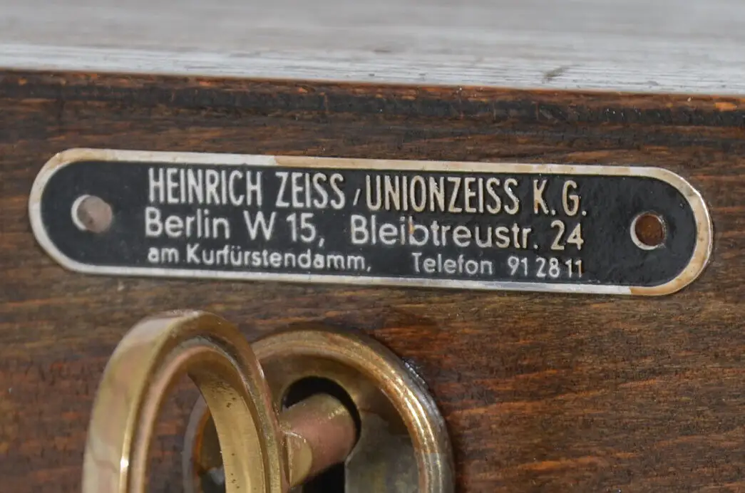Notenschrank ANTIK Art Deco 60er Jahre Unionzeiss Rolladenschrank von 1960 10