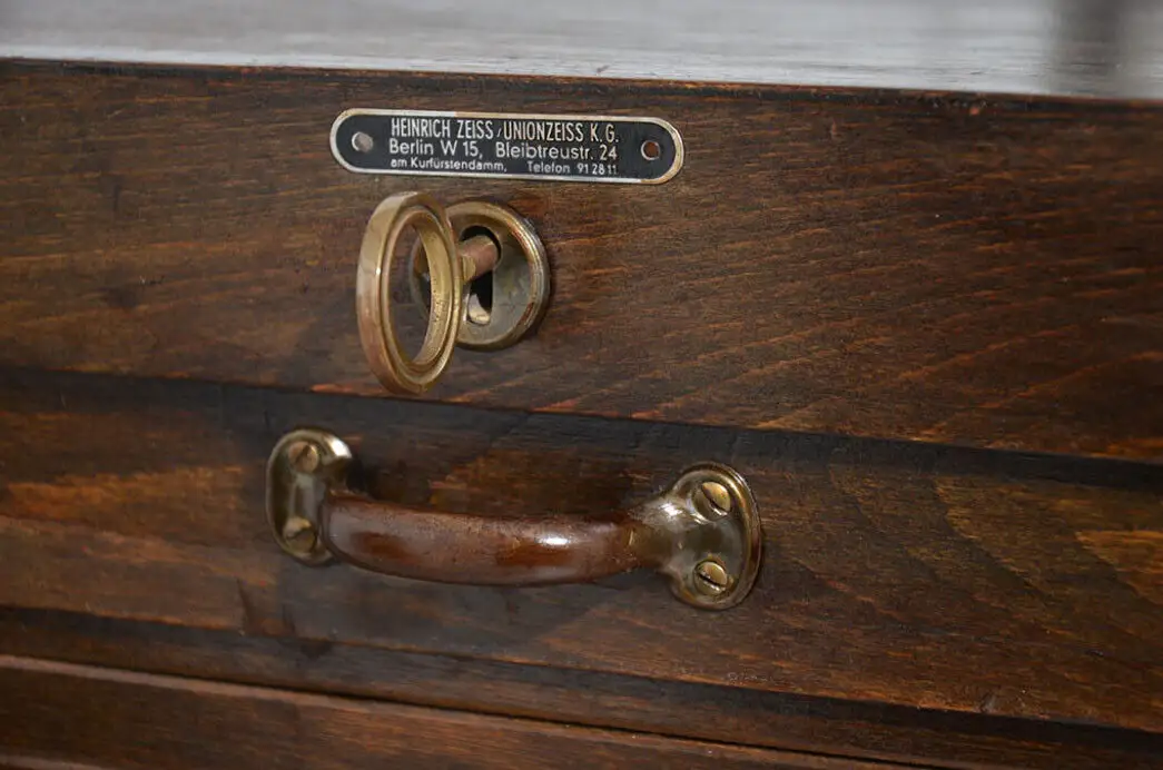 Notenschrank ANTIK Art Deco 60er Jahre Unionzeiss Rolladenschrank von 1960 9