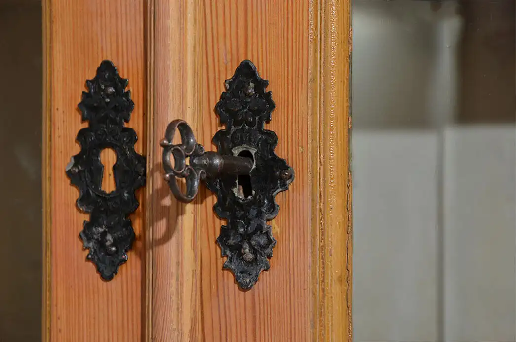 Küchenbuffet ANTIK Jugendstil Weichholz Vitrine Kommode Schrank von 1920 13