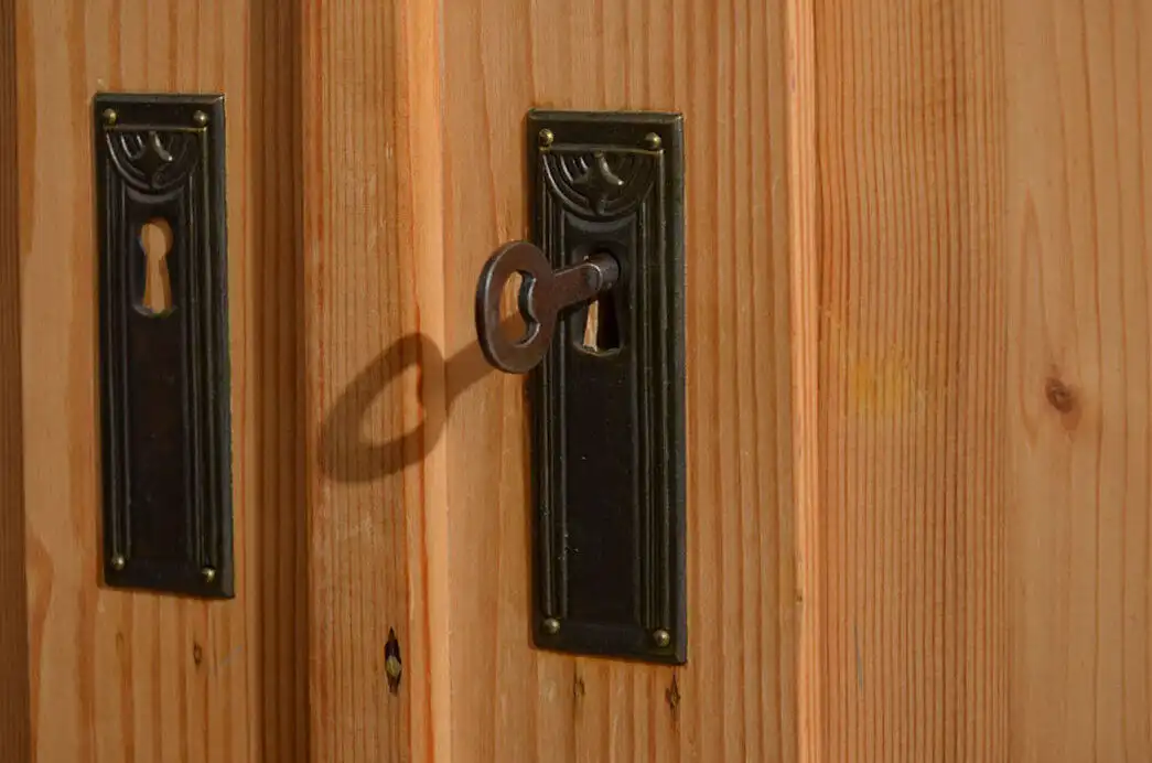 Kleiderschrank ANTIK Jugendstil Weichholz Schrank mit Schublade von 1920 580 15