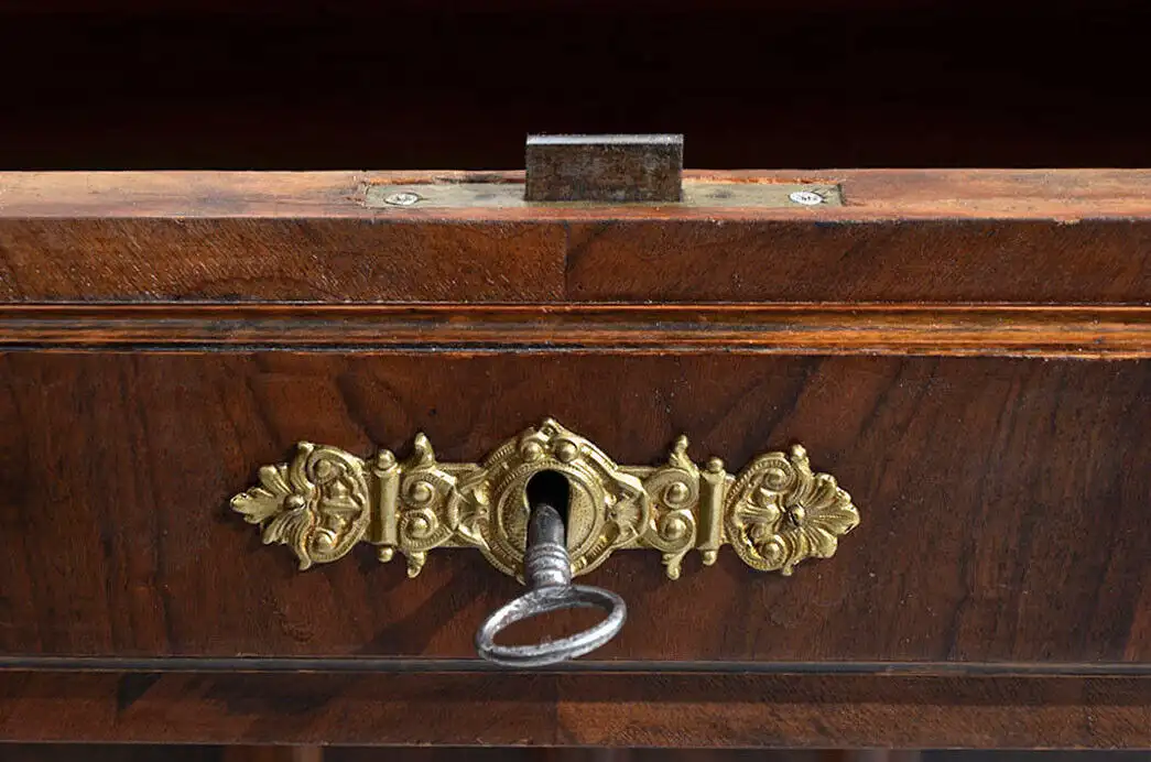 Kommode ANTIK Gründerzeit Nußbaum Halbschrank Schrank von 1880 9