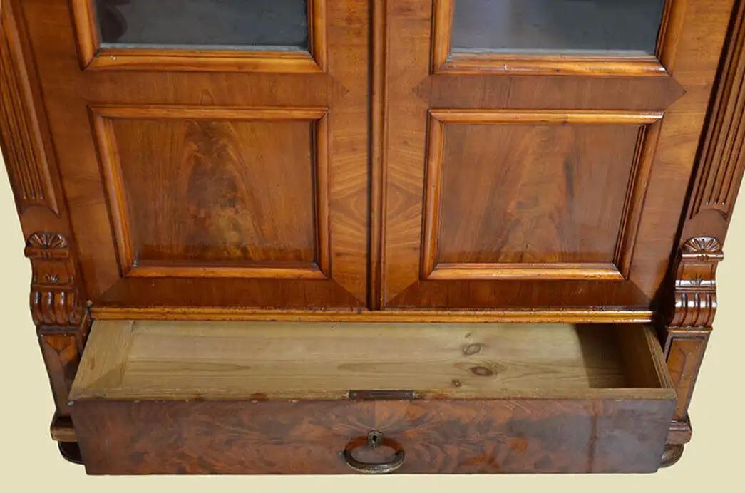 1880er Vitrine ANTIK Gründerzeit Nußbaum Bücherschrank Schrank von 1880 3