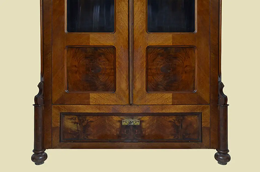 1840er Vitrine ANTIK Louis Philippe Nußbaum Bücherschrank Schrank von 1840 12