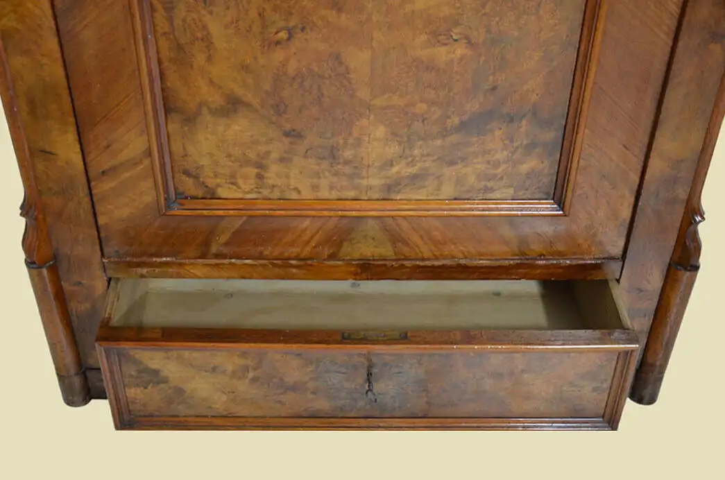 1840er Schrank ANTIK Louis Philippe Nußbaum Kleiderschrank Schublade von 1840 3