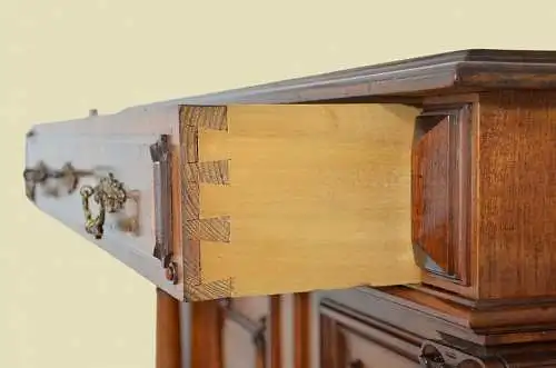 1880er Vertiko ANTIK Gründerzeit Nußbaum Säulen Kommode Schrank von 1880