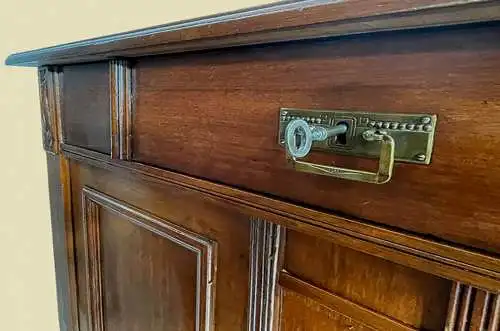 1920er schlichtes Vertiko ANTIK Jugendstil Nußbaum Kommode Schrank von 1920