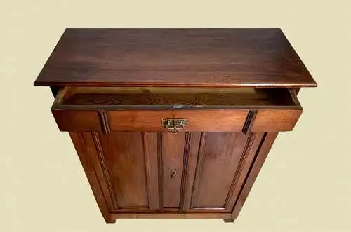 1920er schlichtes Vertiko ANTIK Jugendstil Nußbaum Kommode Schrank von 1920