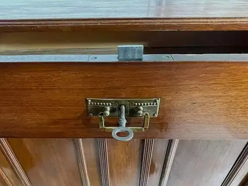 1920er schlichtes Vertiko ANTIK Jugendstil Nußbaum Kommode Schrank von 1920