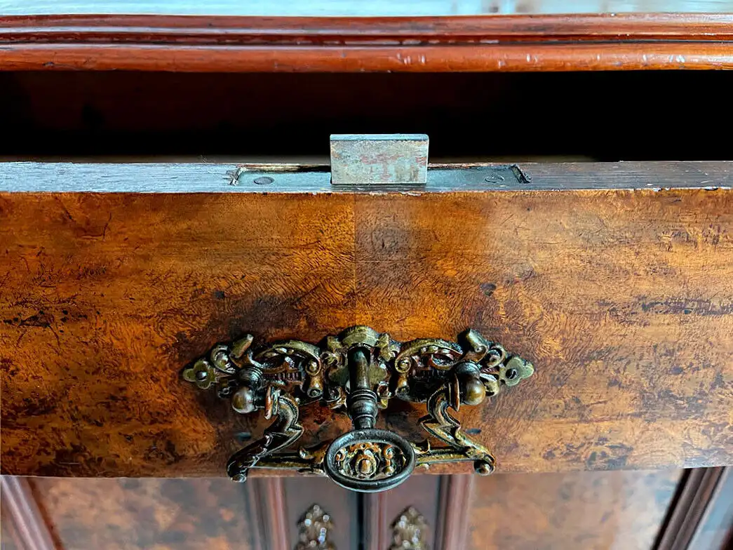1880er Kommode ANTIK Gründerzeit Nußbaum Halbschrank Schrank von 1880 9