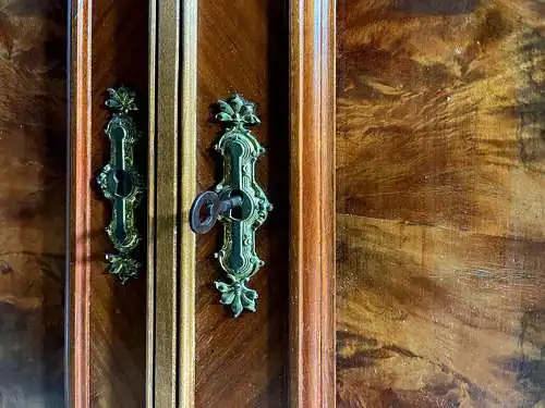 1880er Vertiko Gründerzeit ANTIK Nußbaum Kommode Schrank von 1880