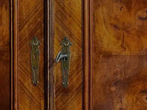 1880er Kleiderschrank ANTIK Gründerzeit Nußbaum Schrank von 1880